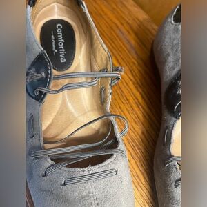 Gray suede, size 8 comfortiva shoe, with pillowtop.